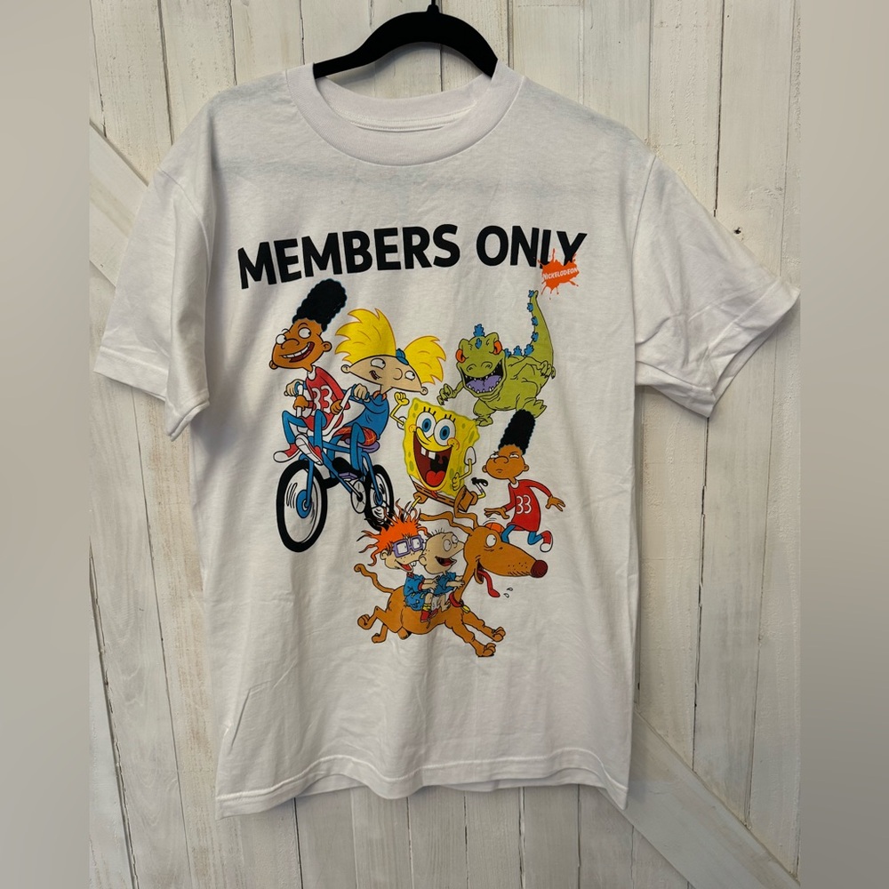 Members Only - Nickelodeon tshirt - All different characters. Sz. Med - Unisex